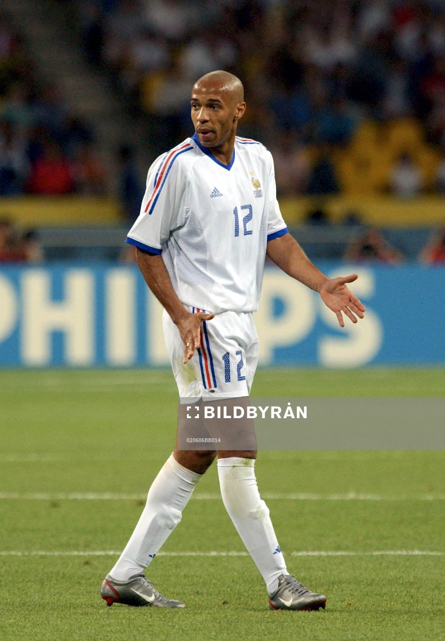 Thierry Henry, Frankrike, lämnar planen