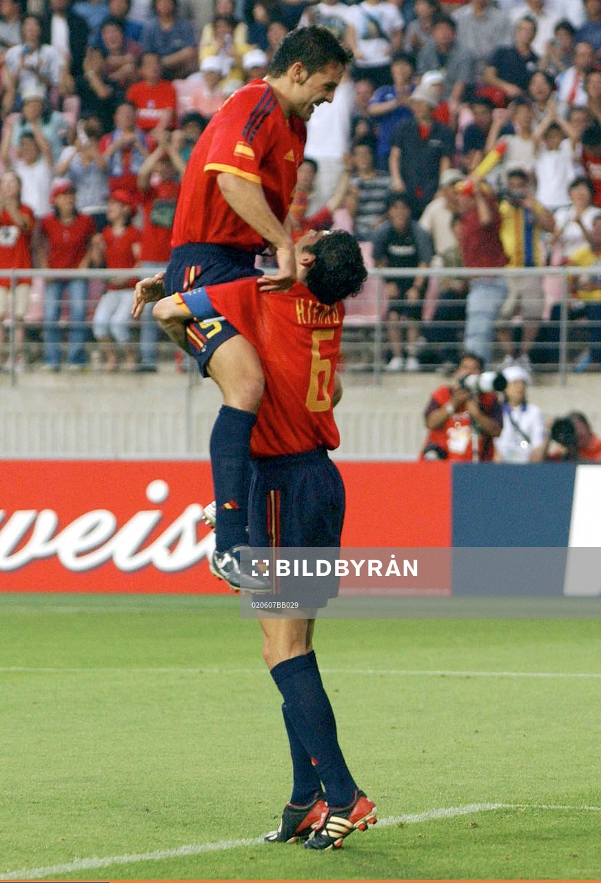 Luis Enrique och Fernando Hierro, Spanien jublar