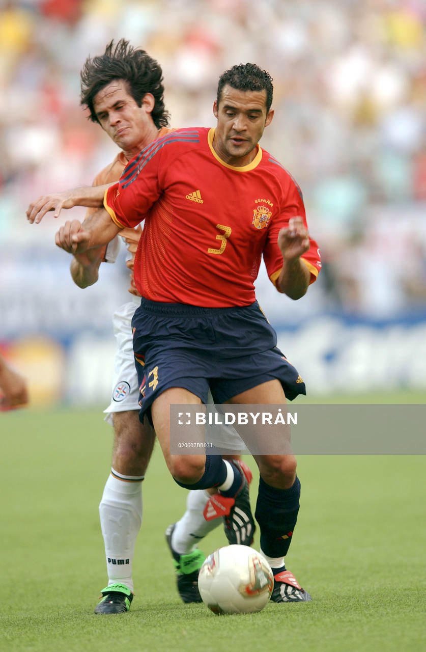 Juanfran, Spanien och Diego Gavilan, Paraguay