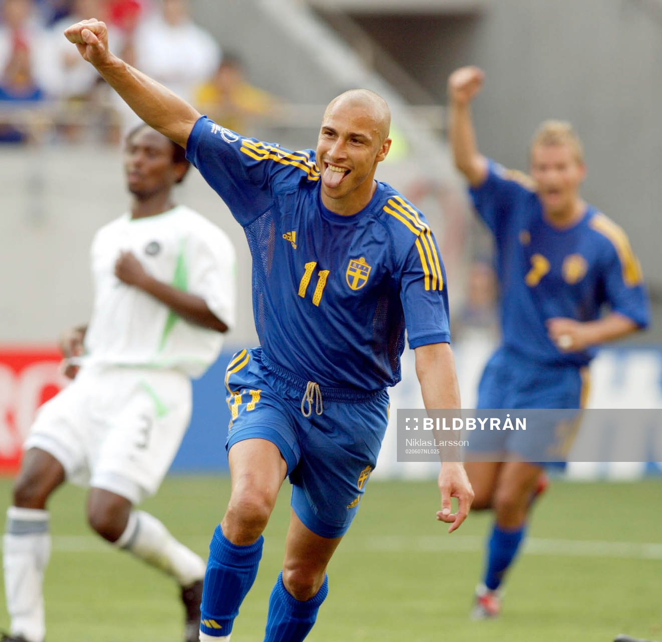 Henrik Larsson  (Henke Larsson) jublar