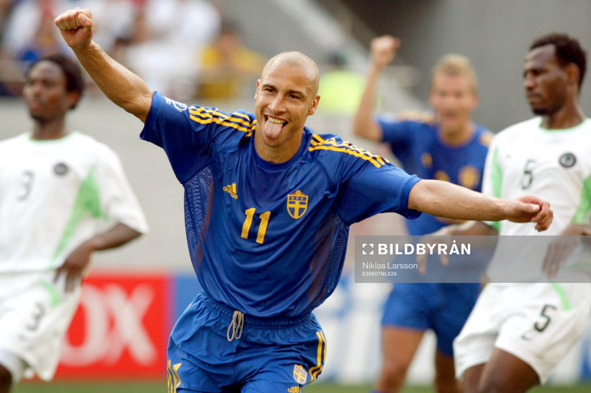 Henrik Larsson  (Henke Larsson) jublar