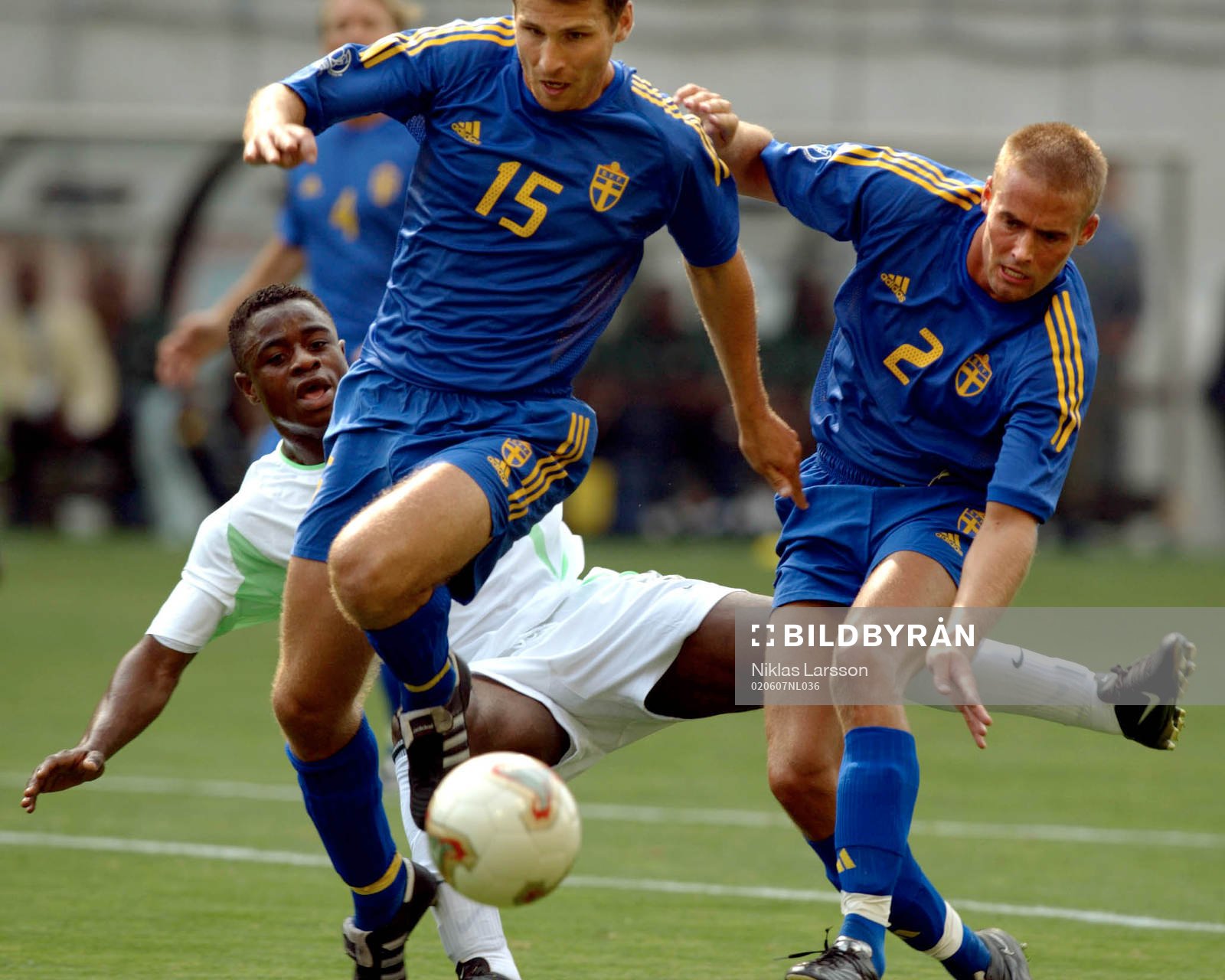 Nigeria på fall och Andreas Jakobsson och Olof Mellberg