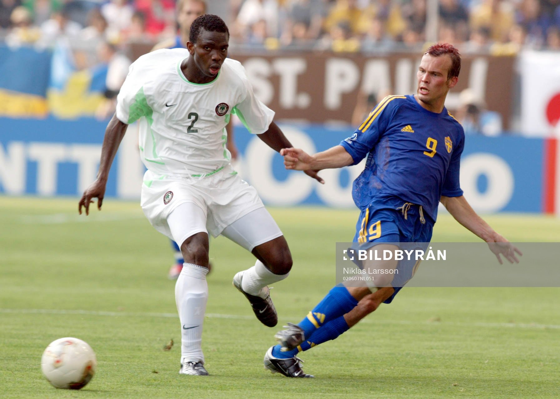 Joseph Yobo, Nigeria och Fredrik Ljungberg, Sverige