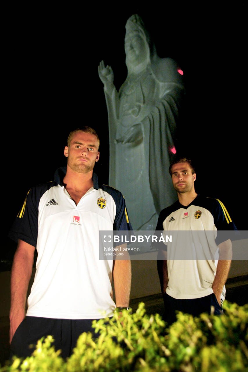 Olof Mellberg och Teddy Lucic, Sverige framför en 100
