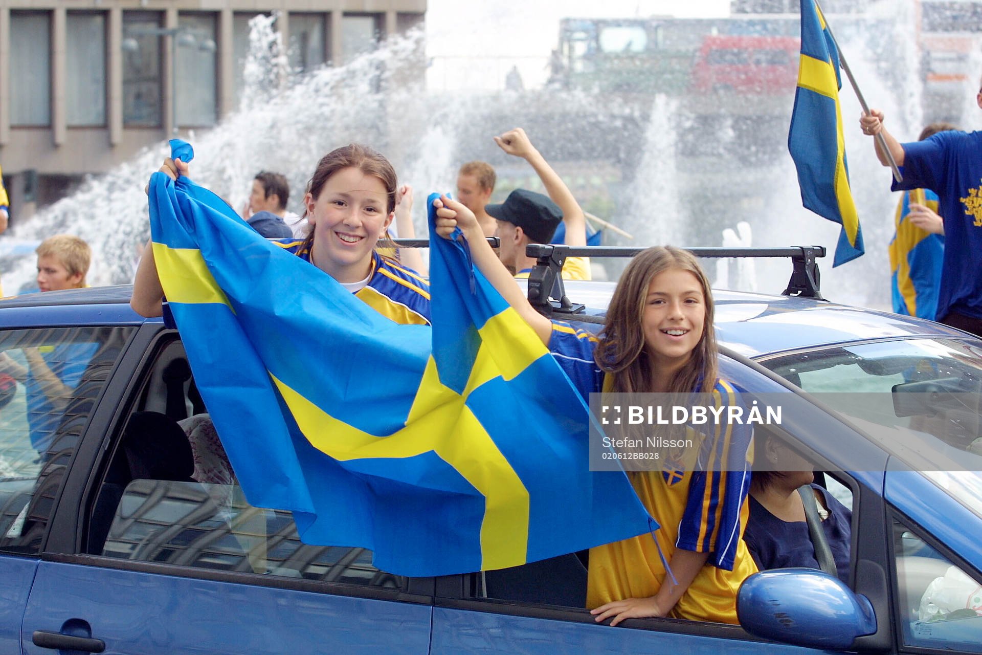 Segerfest för Sverige vid Sergels Torg i Stockholm. Fans,