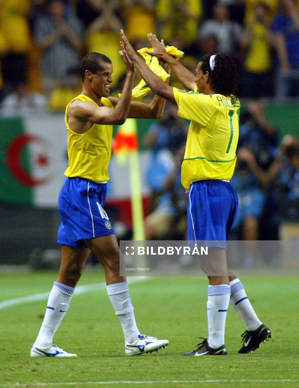  Rivaldo och Ronaldinho, Brasilien, jublar (Jubel) 