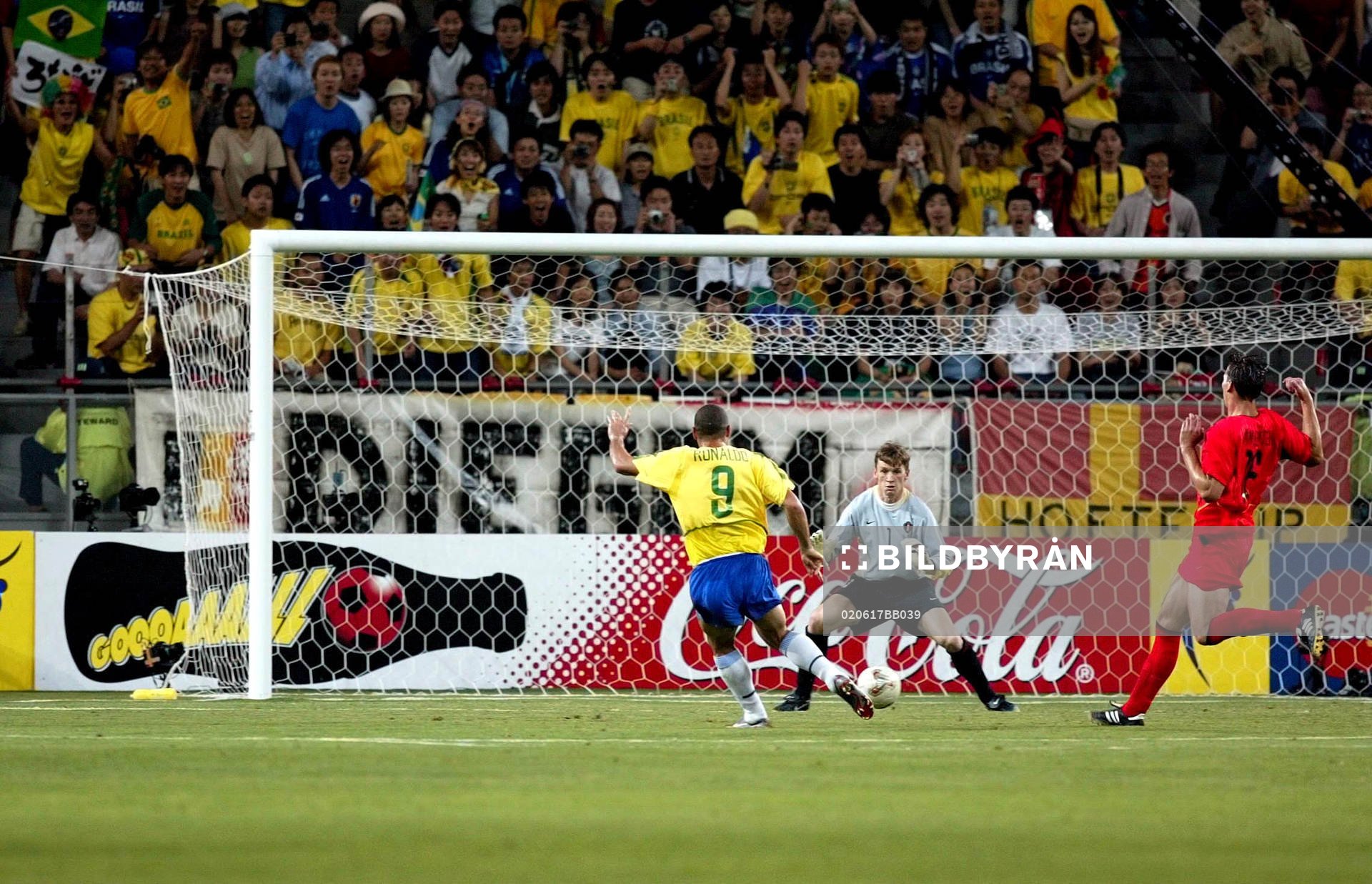 Ronaldo, Brasilien gör 2-0