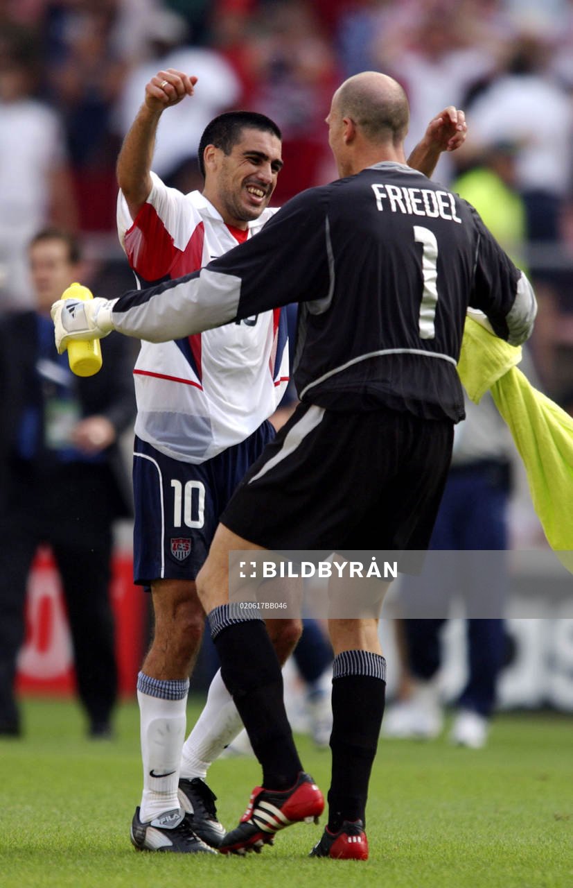 Brad Friedel och Claudio Reyna, USA (Amerika) jublar, jubel