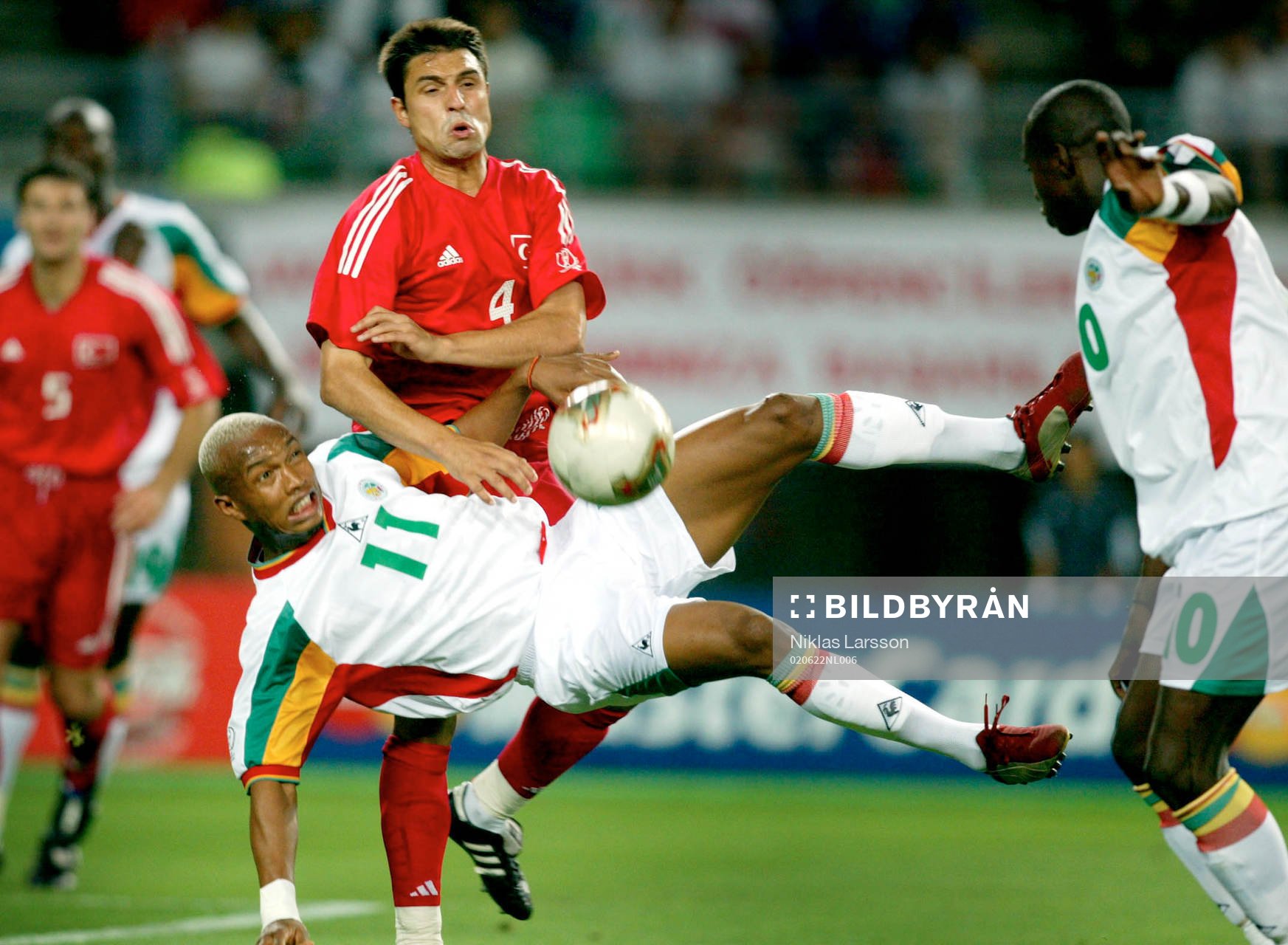 El Hadji Diouf, Senegal och Fatih Akyel, Turkiet