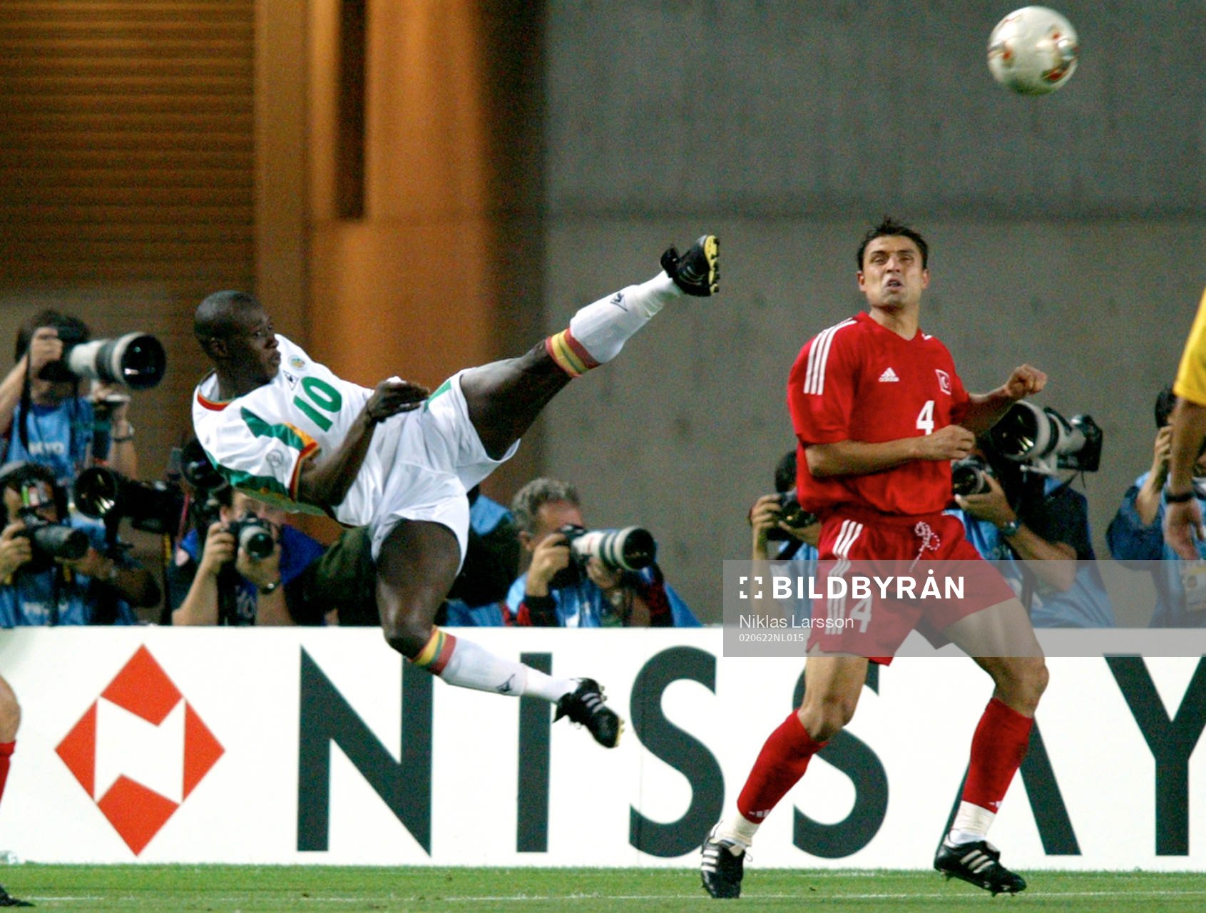 Khalilou Fadiga, Senegal och Fatih Akyel, Turkiet