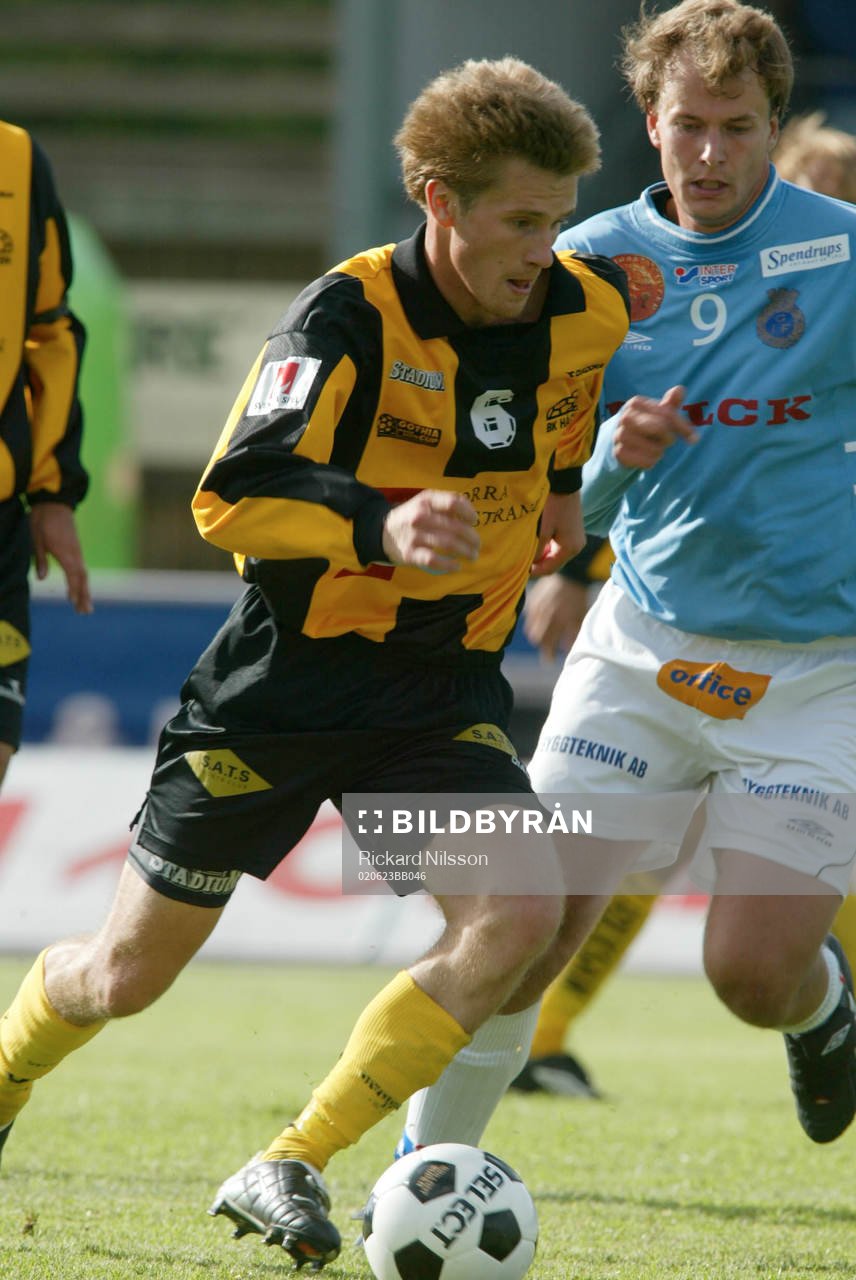 Tuomas Uusimäki, Häcken dribblar förbi Daniel Ytterbom,