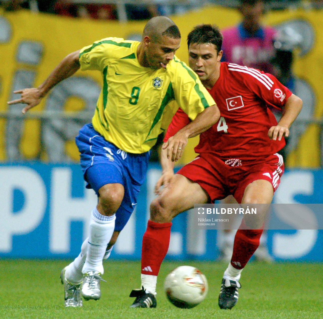 Ronaldo tar sig förbi Fatih Akyel