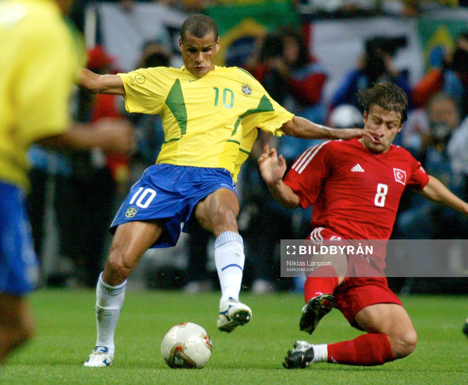 Rivaldo, Brasilien och Tugay Kerimoglu, Turkiet
