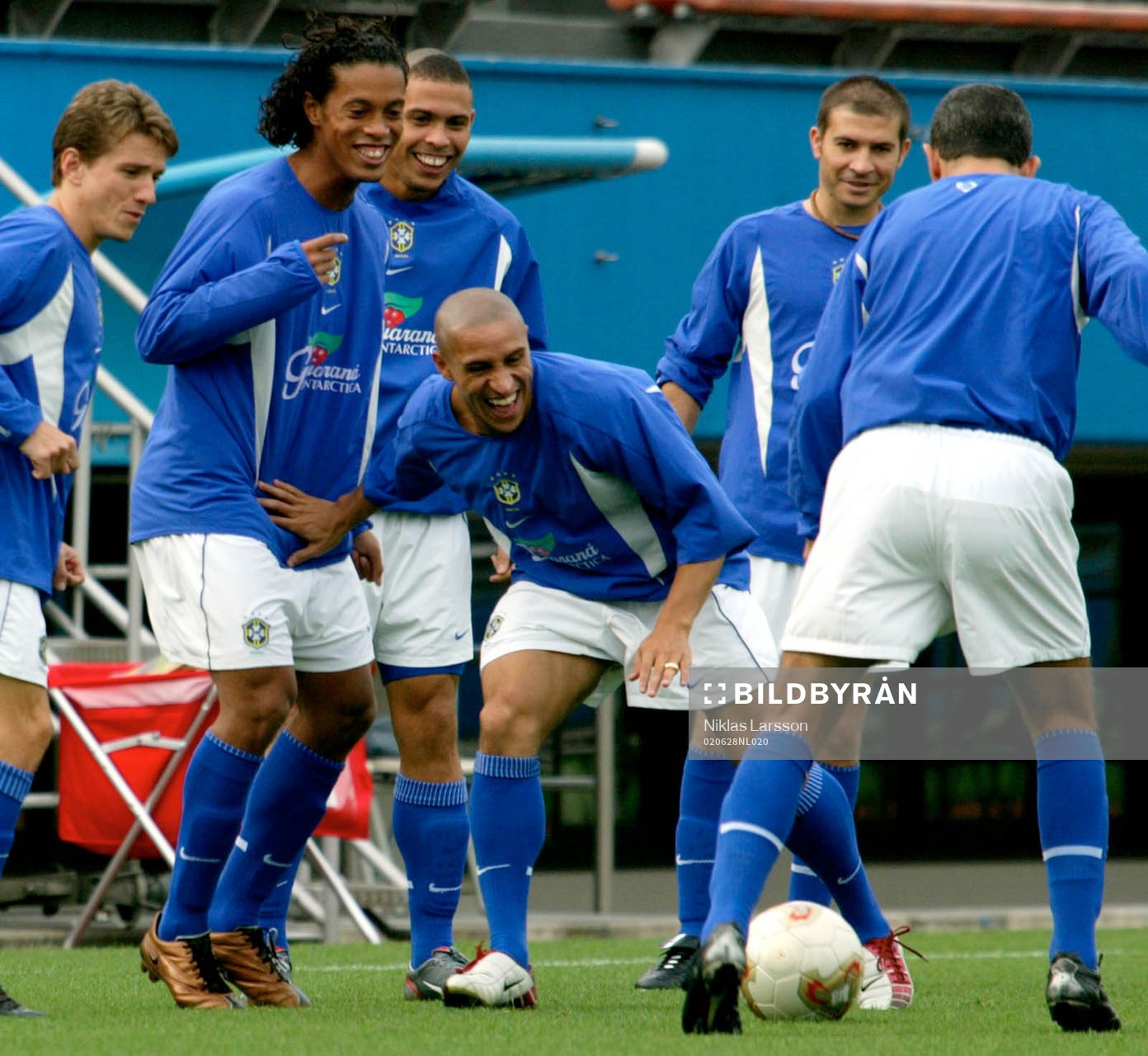 Juninjho, Ronaldinho, Ronaldo, Roberto Carlos och de andra