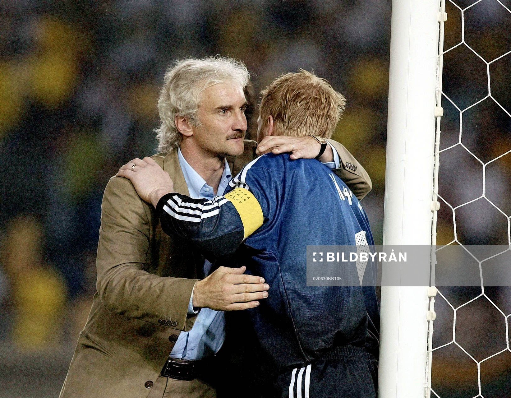 Rudi Völler, förbundskapten, Tyskland, tröstar Oliver