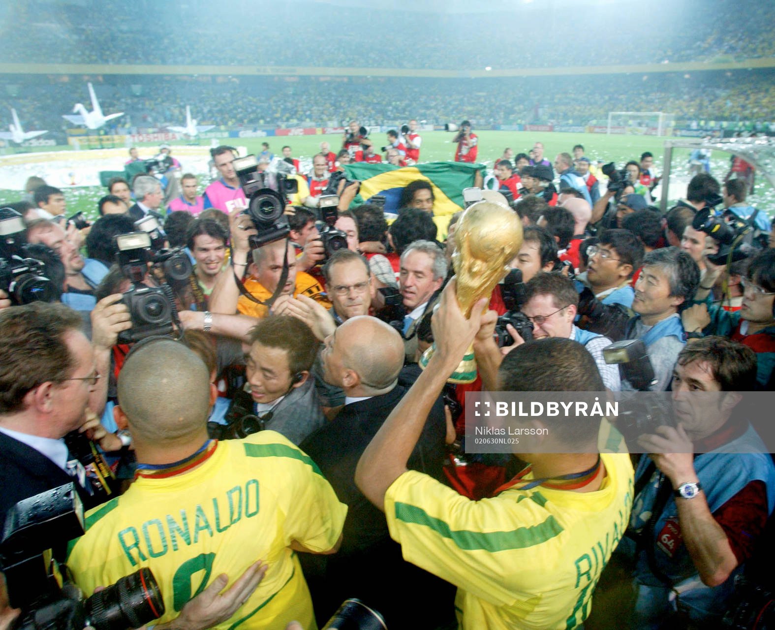 Brasilien världsmästare! Kaos