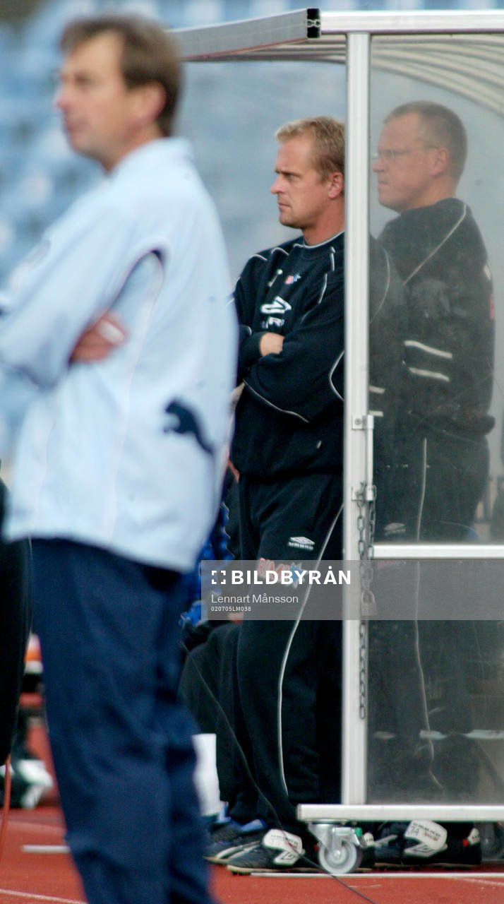 Tränarna Tom Prahl (Malmö FF) och Jonas Thern (Halmstad)