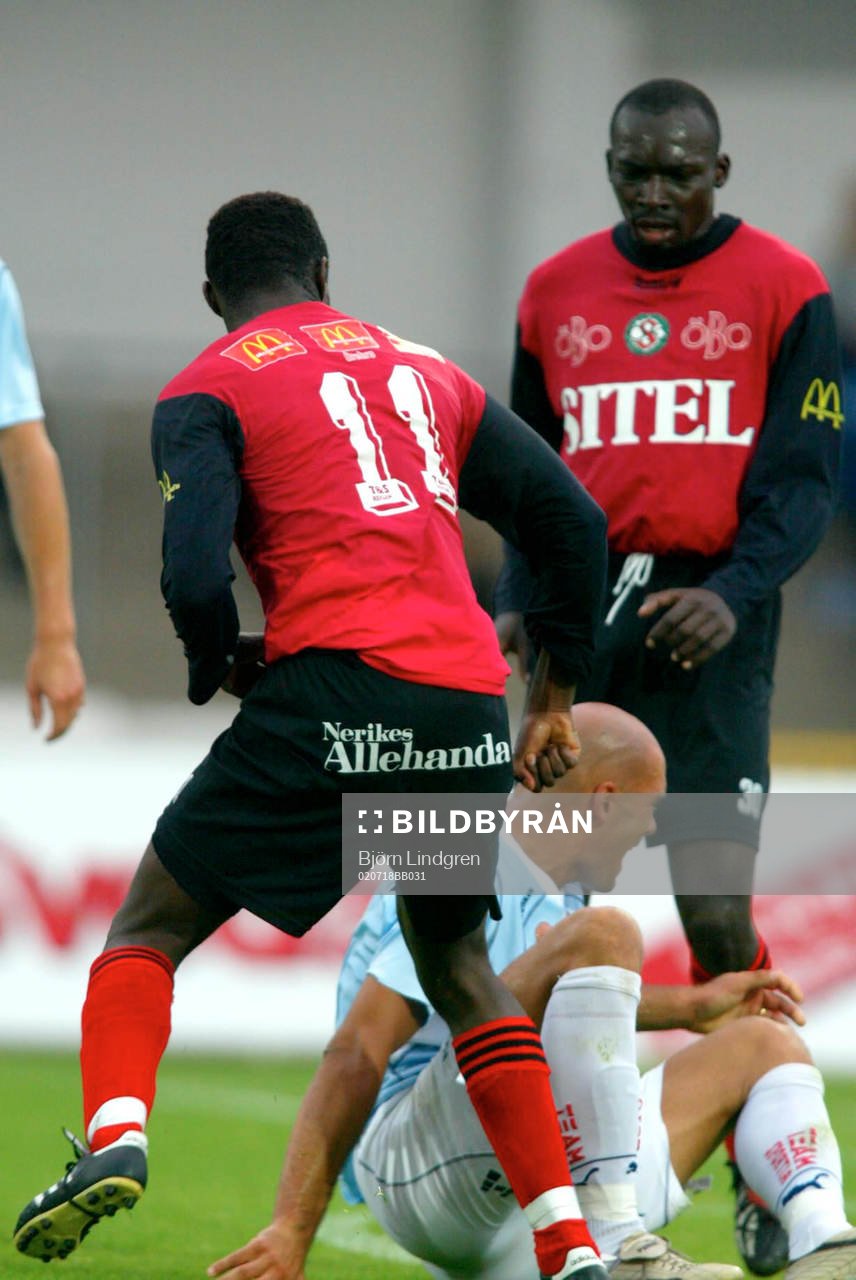 Nr 11 Bonnaventure Maruti, Örebro och Daniel Majstorovic,