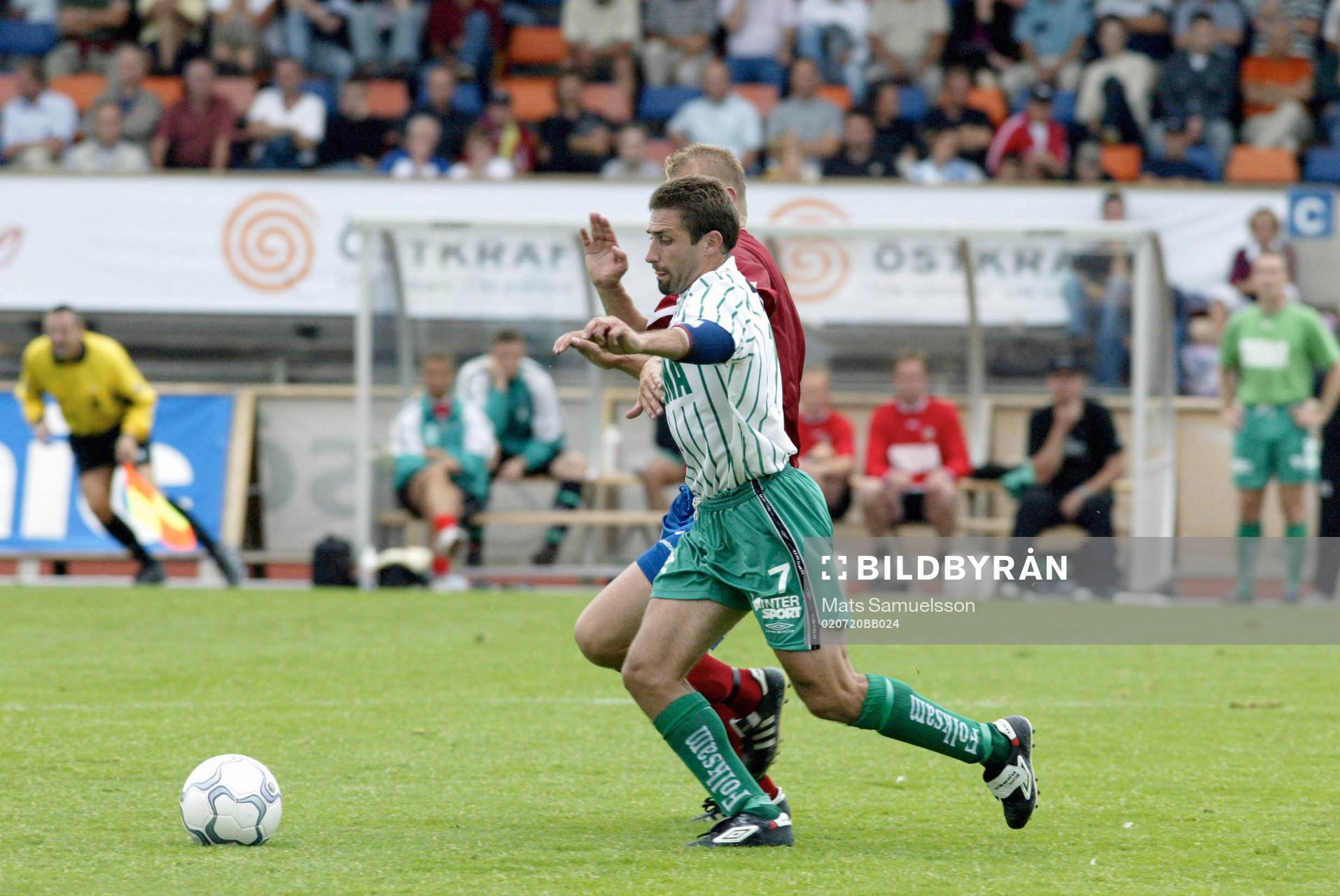 Dorde Uzelac, Frölunda tar sig förbi en Öster-försvarare