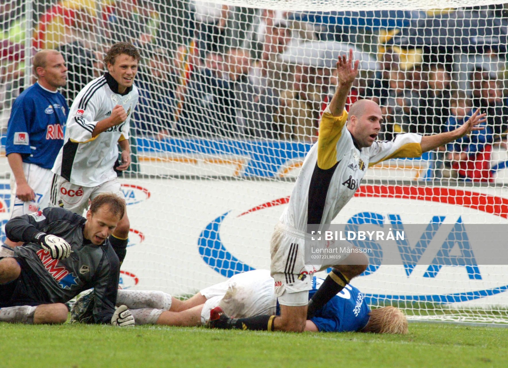 Målskytten Teddy Lucic, AIK jublar