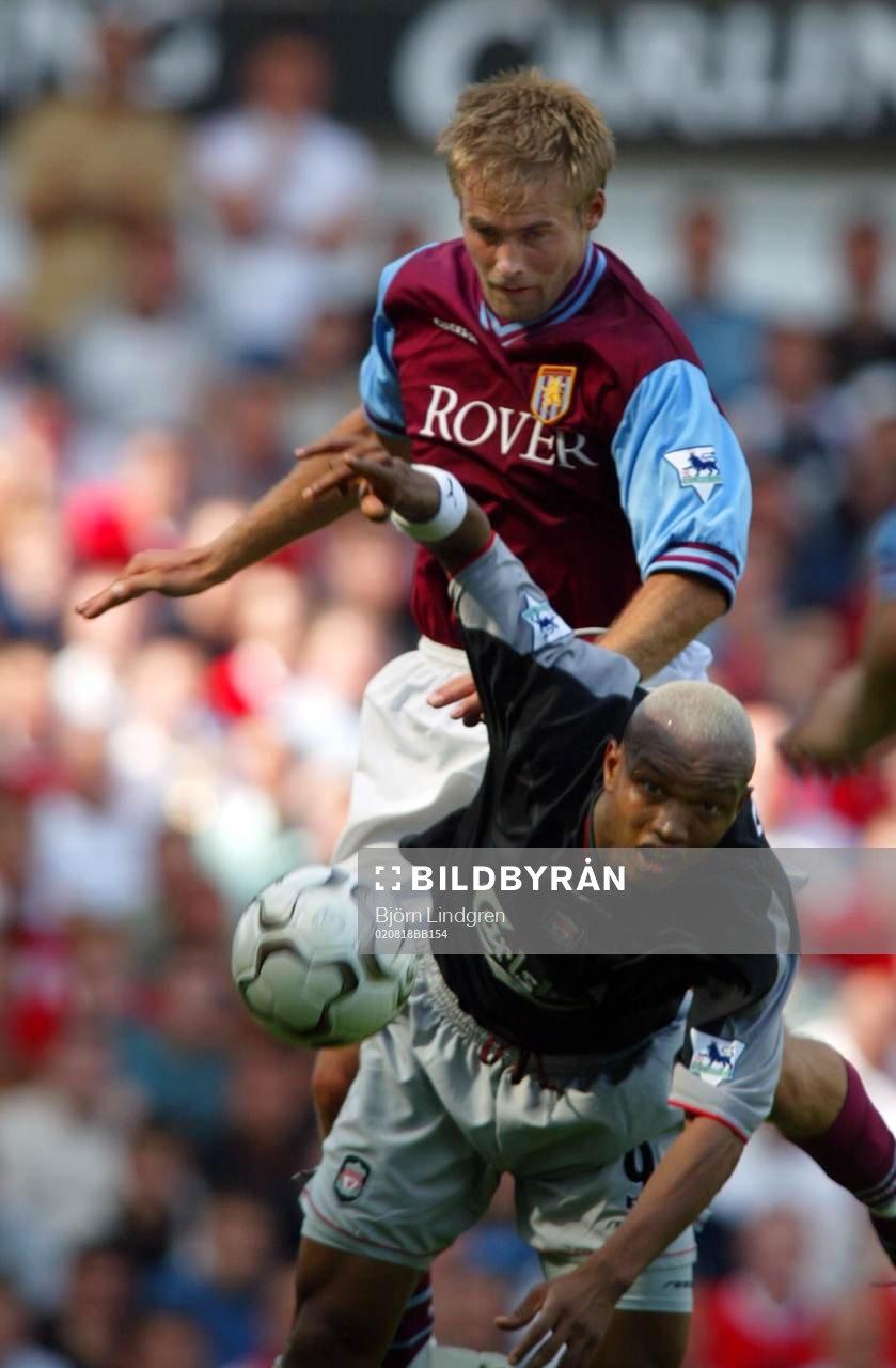 Olof Mellberg i tuff nickduell med El-Hadji Diouf