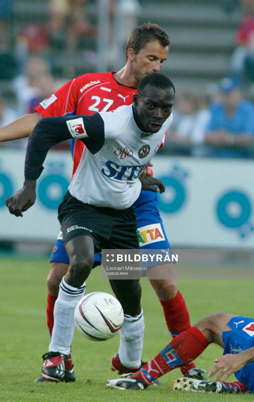 Paul Oyuga mot Kenneth Rasmussen