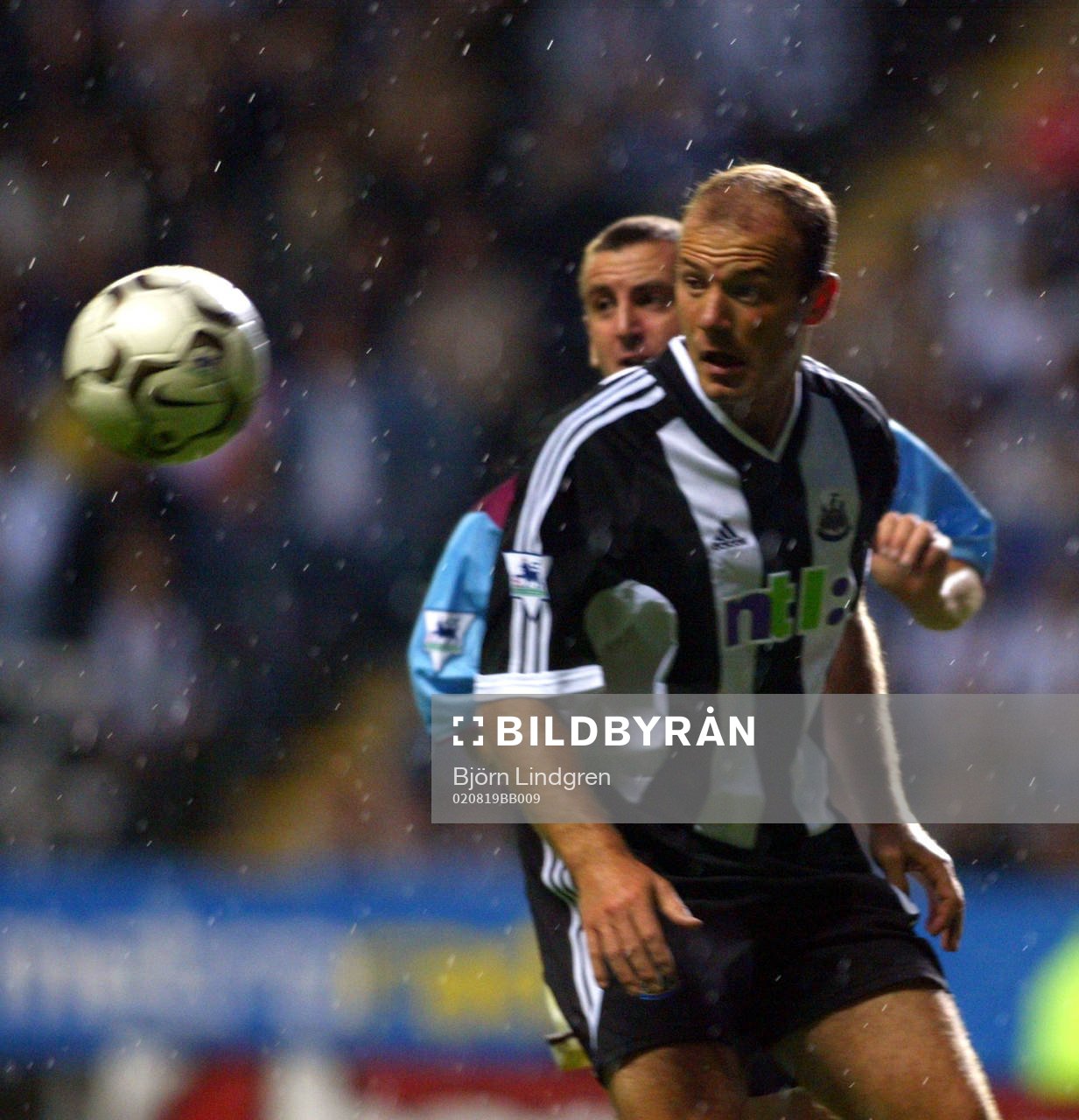  Alan Shearer gjorde ett mål i andra halvlek..