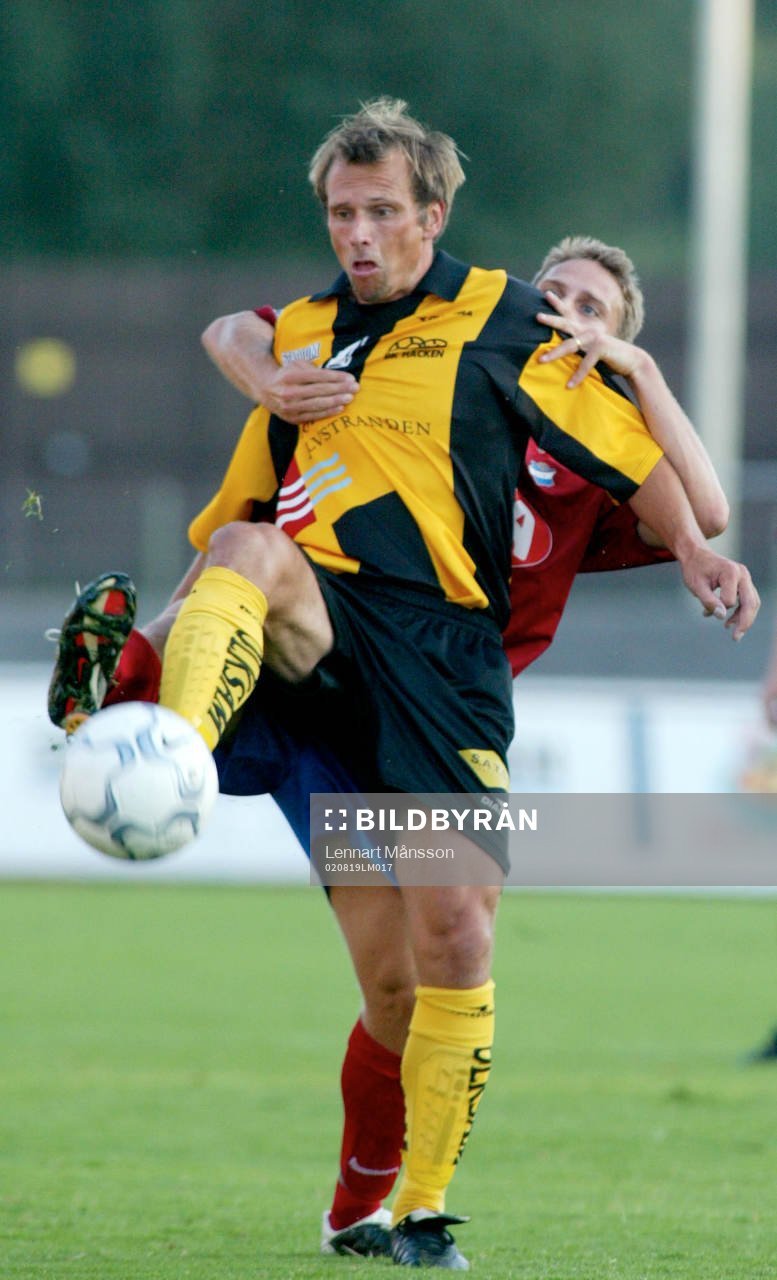 Jonas Axeldal, Öster, hakas, greppas bakifrån, stoppas