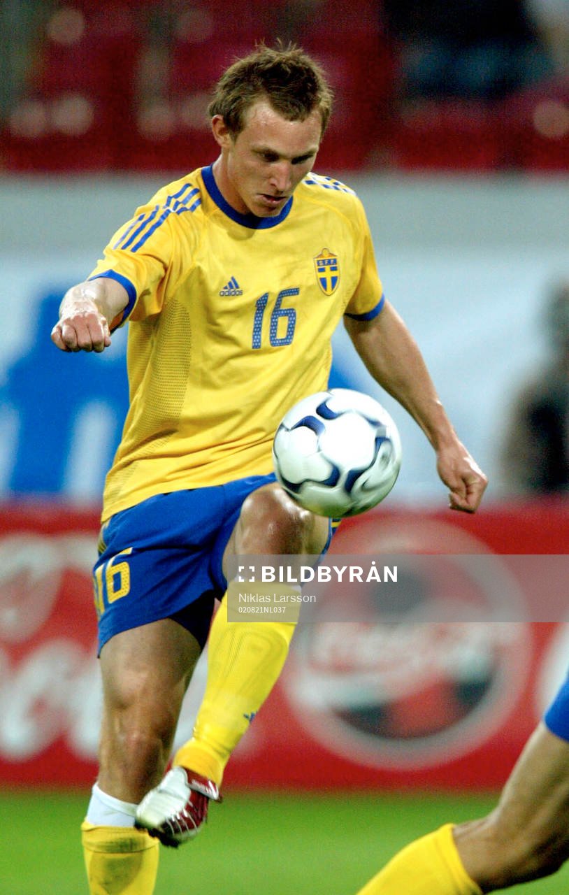 Kim Källström, Sverige spelar fram till 1-1 målet