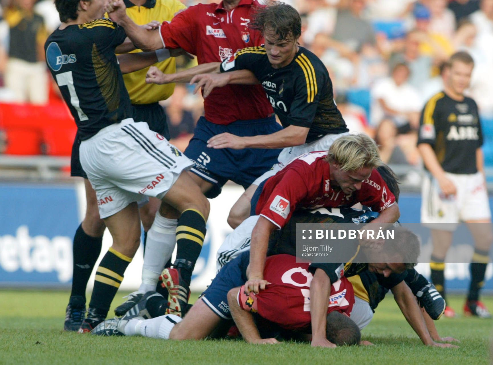 Stökigt när AIK och ÖIS spelade 1-1