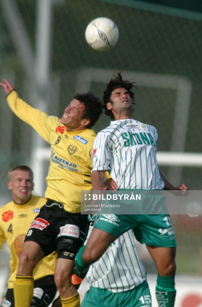 Fernando Fuentes i nickduell med Mjällbys Peter