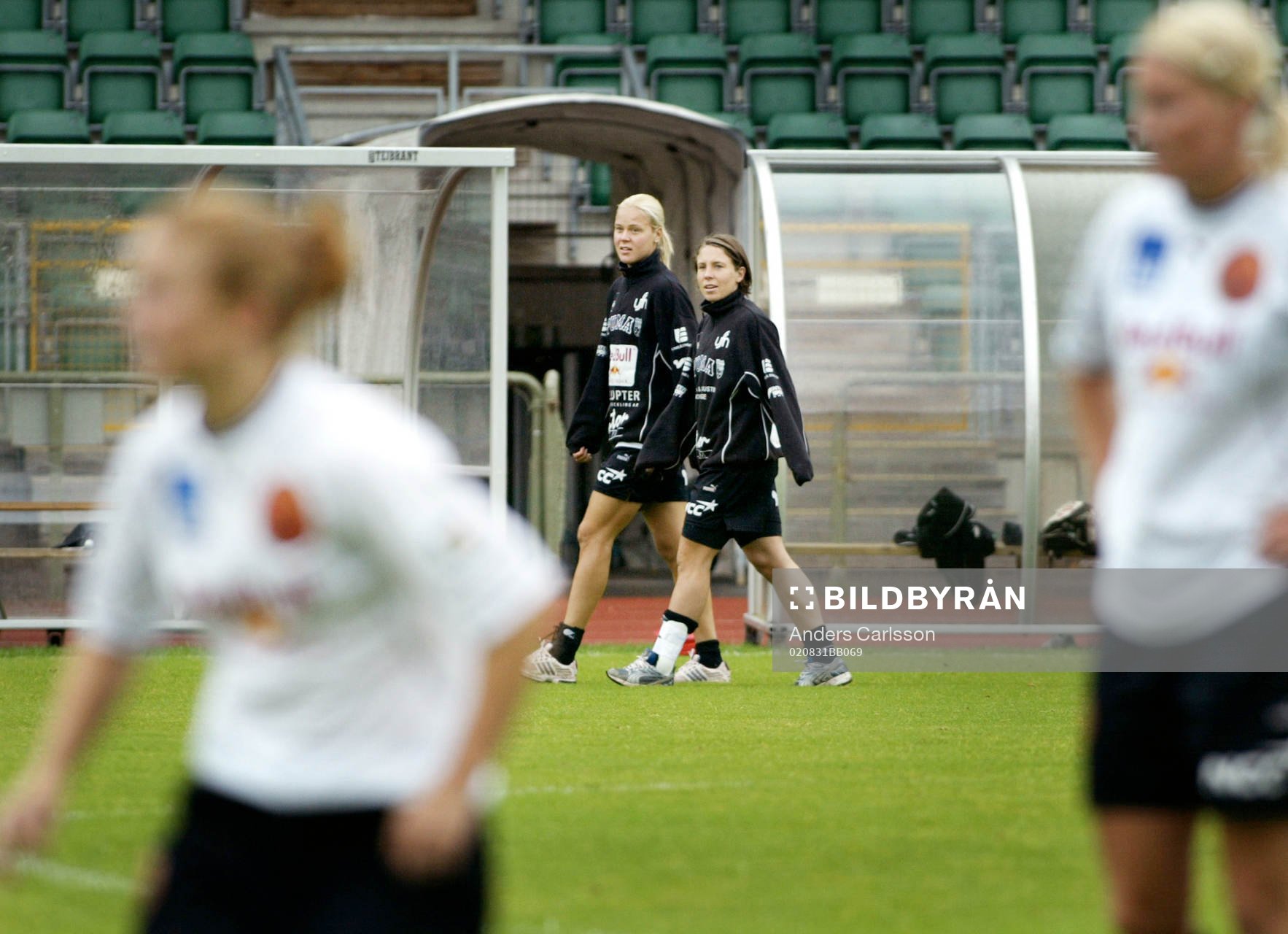 Laura Kalmari och Hanna Ljungberg fick ta det lungt