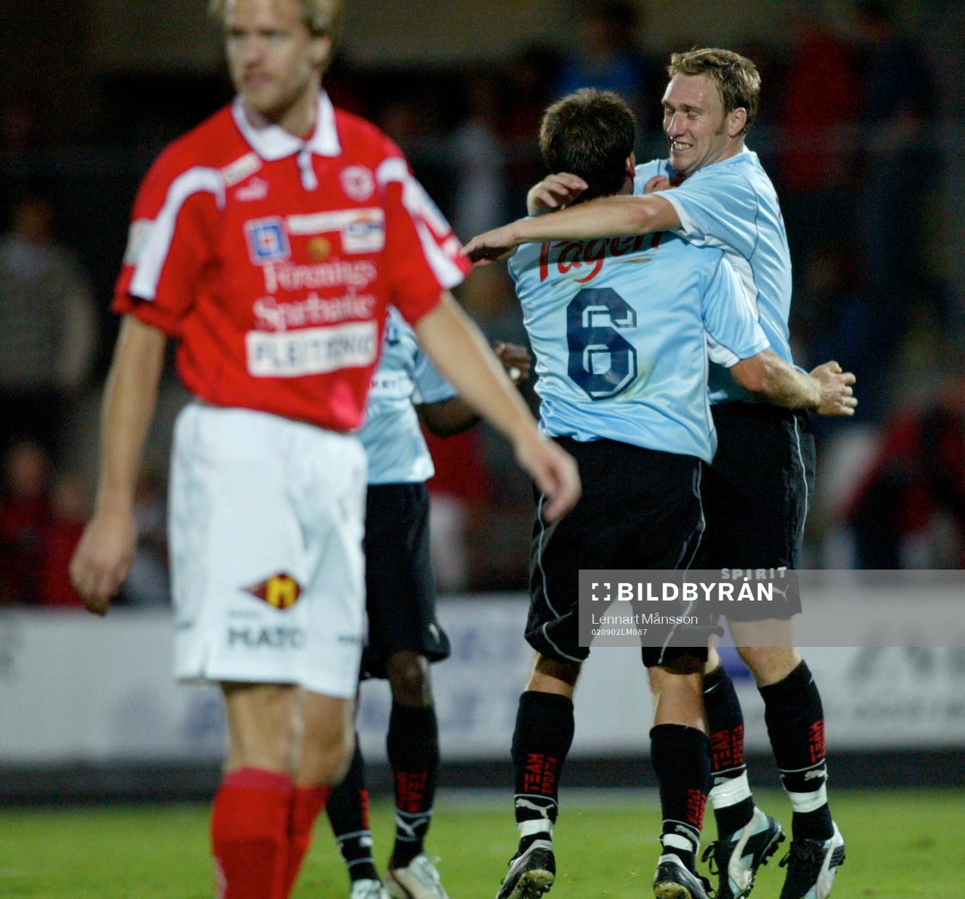 Spiken, Hans Mattisson har gjort 0-3 och Niklas Skoog
