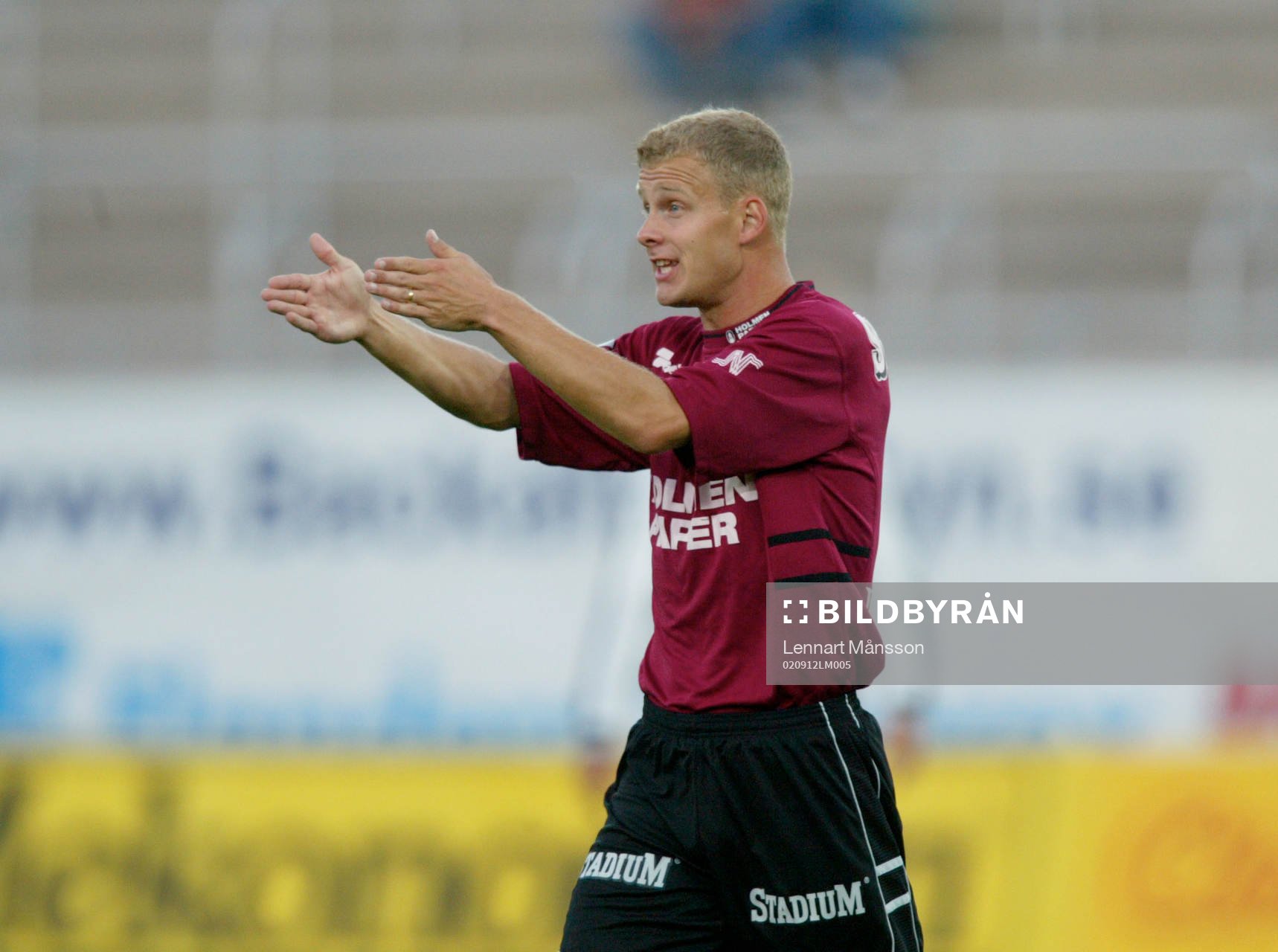 Kristian Bergström,  Norrköping, pekar ut vägen mot