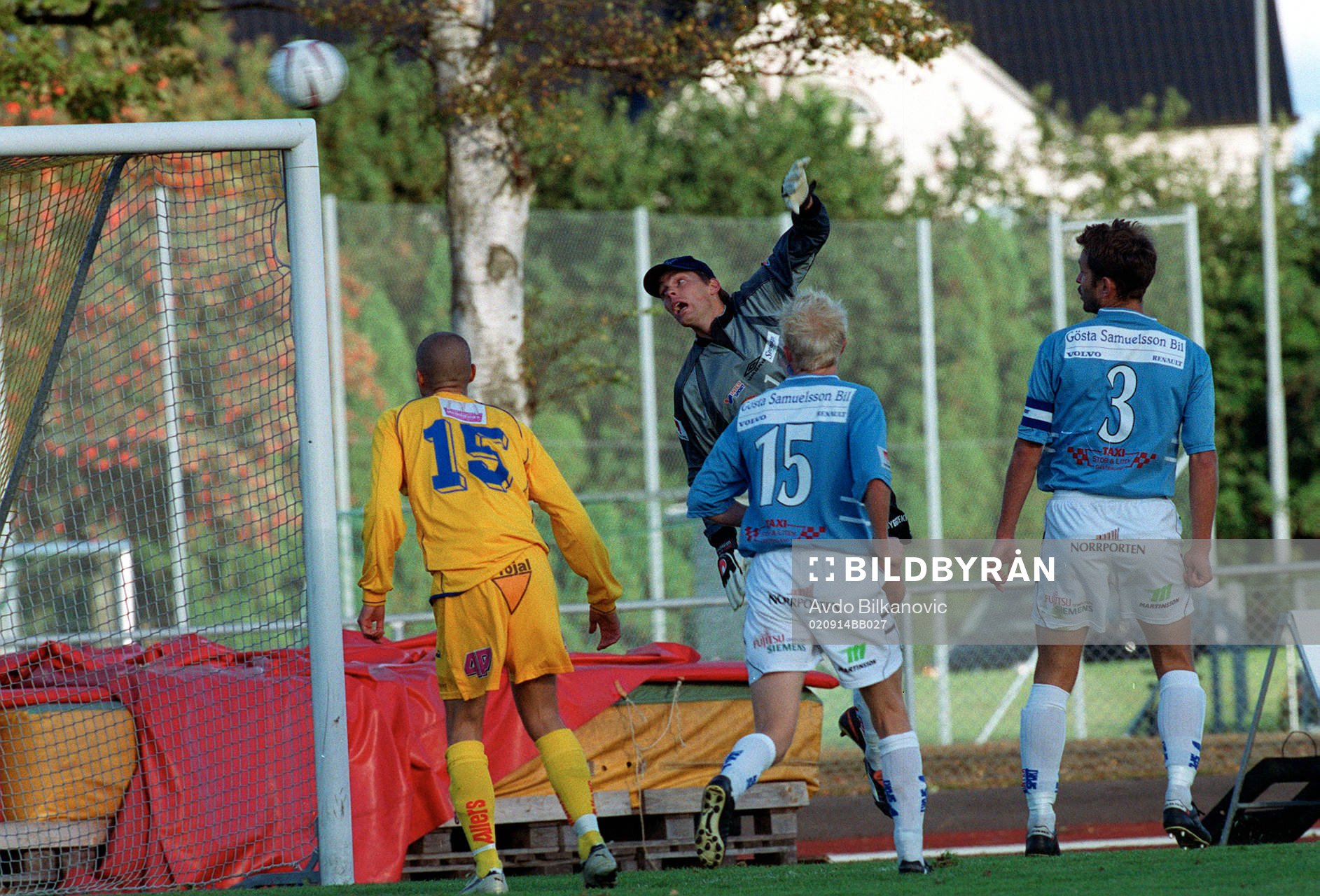 Mattias Hugosson, Gefle lyckas inte stoppa bollen som går