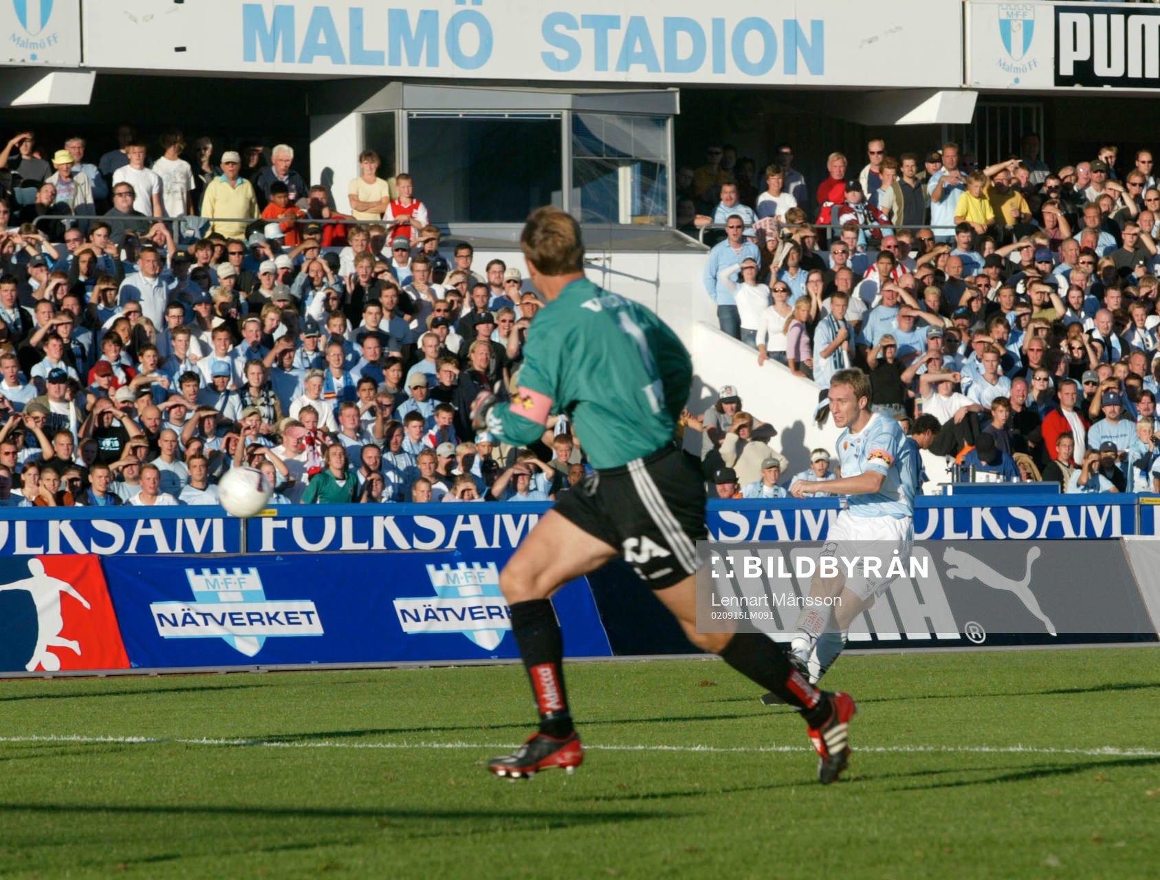  Niklas Skoog gör 4-1 efter misstag av Bengt Andersson.
