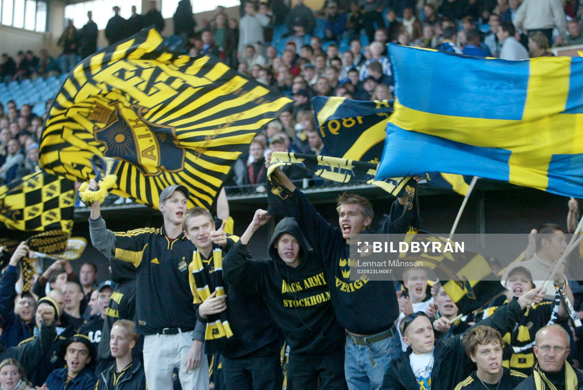 Supporters, fans, flaggor, halsdukar