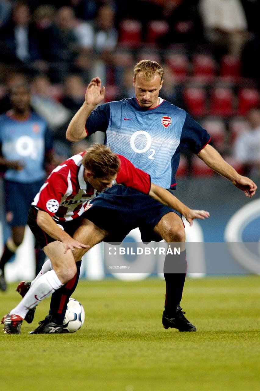 Johann Vogel, Eindhoven och Dennis Bergkamp, Arsenal