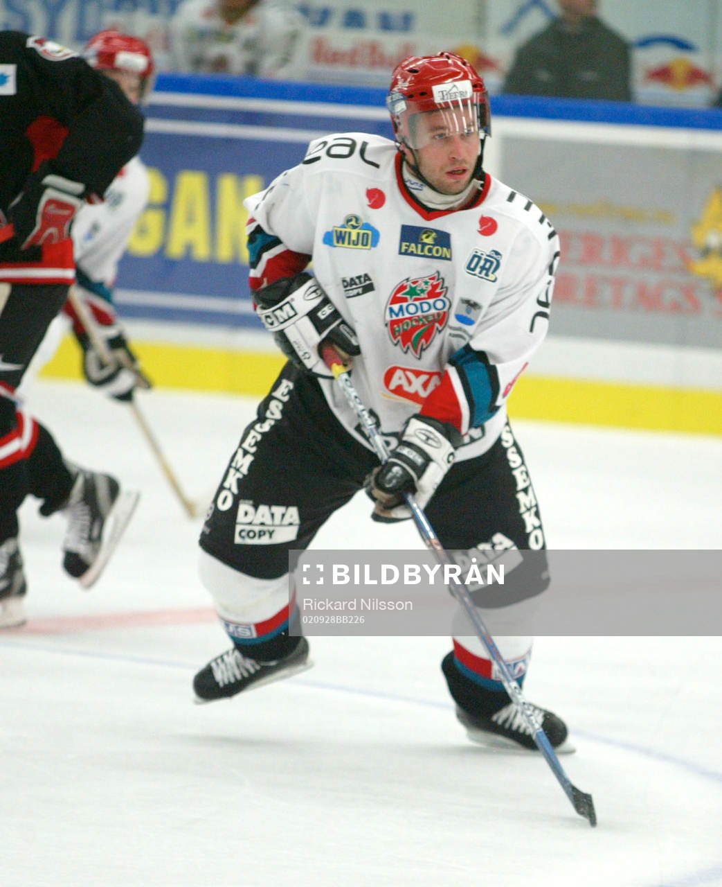 Magnus Hedlund, Modo