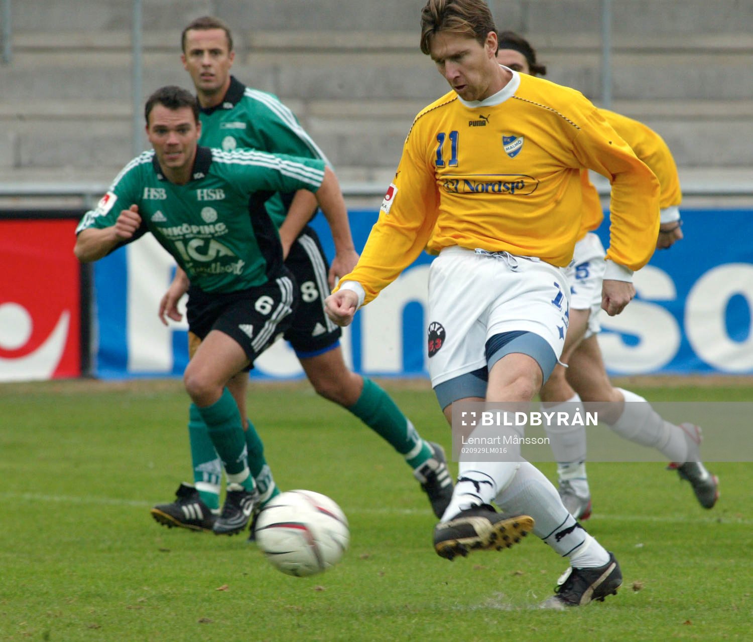 Patrik Larsson, Malmö missar en straff i matchens inledning