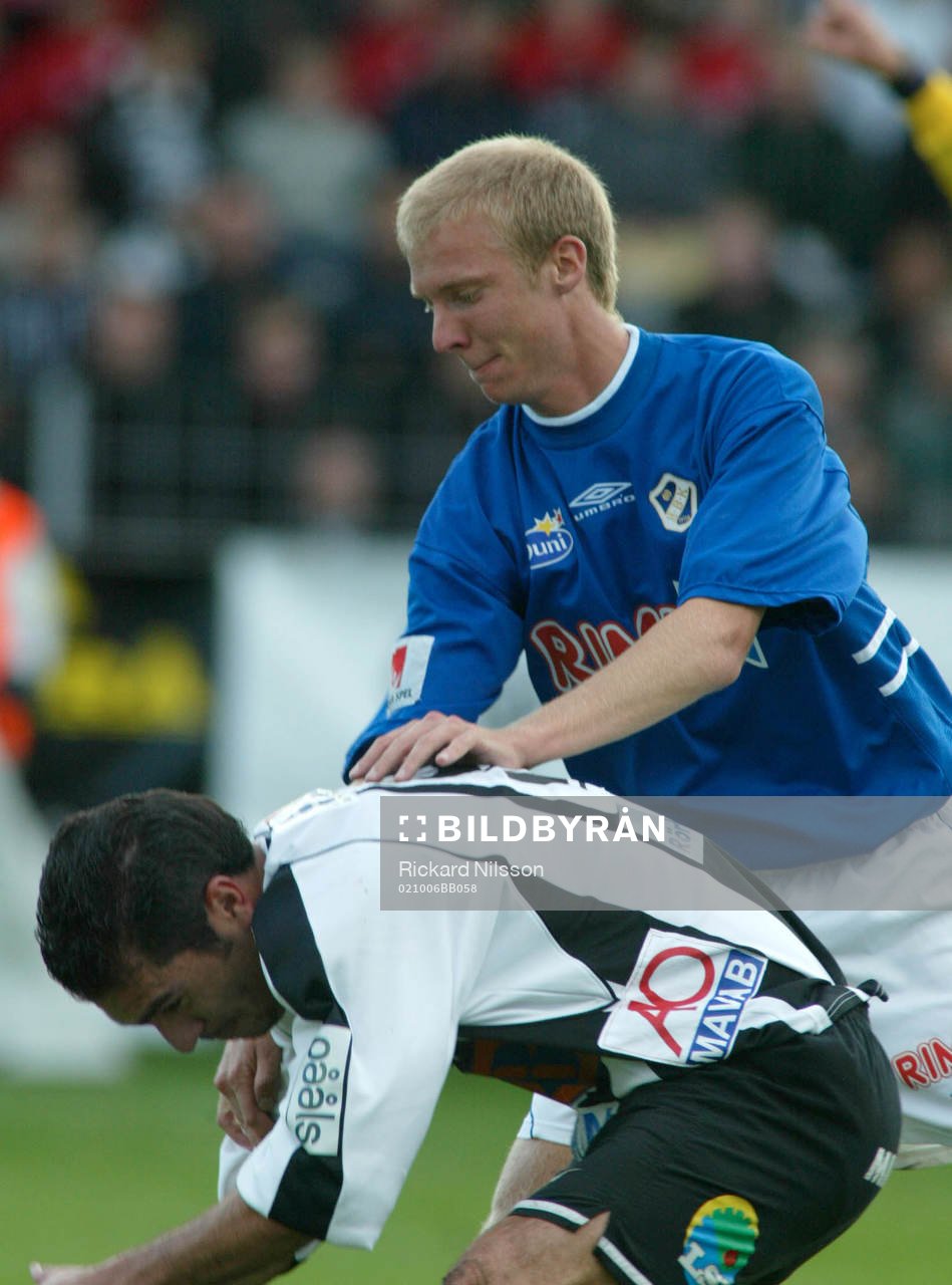Magnus Andersson, trycker ner Hasan Cetinkaya, Landskrona
