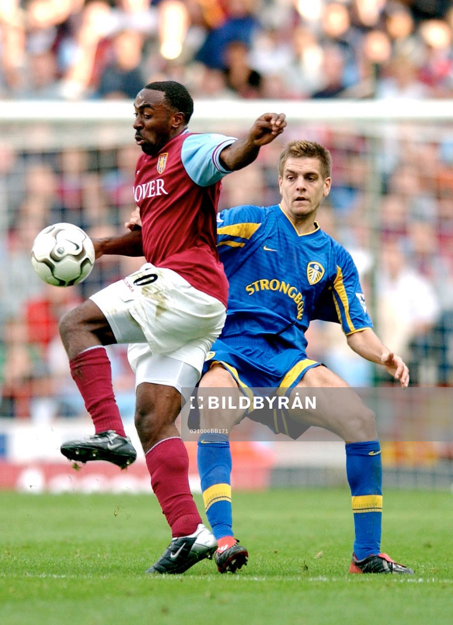 Darius Vassell, Aston Villa och Jonathan Woodgate, Leeds