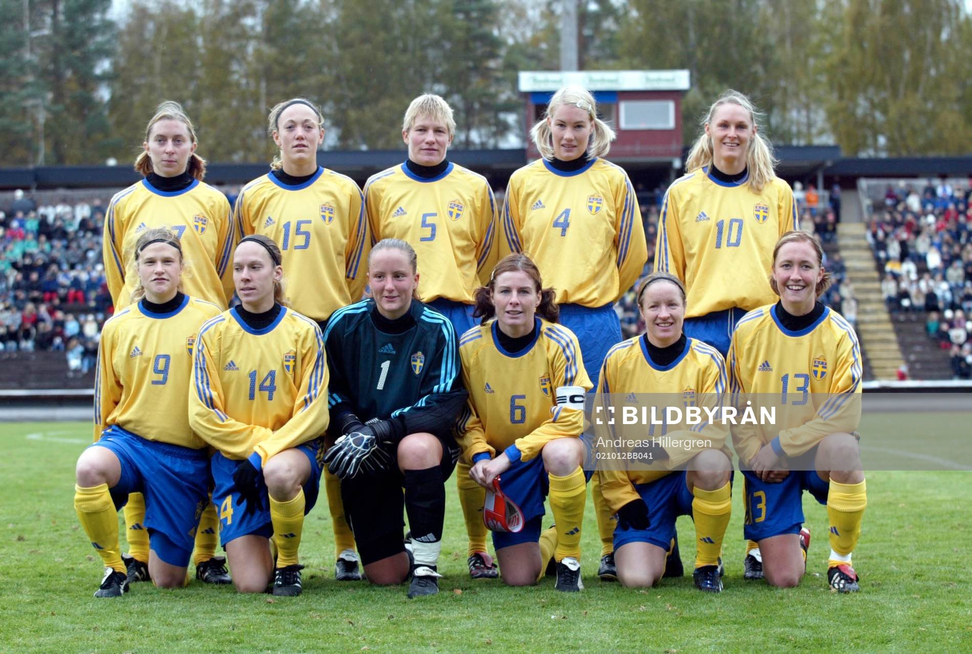 Övre raden fr. v. Sara Call, Therese Sjögran, Kristin Bengtsson, Hanna Marklund och Salina Ohlsson. Nedre raden fr. v. Frida Nordin, Linda Fagerström, Sofia Lundgren, Malin Moström, Victoria Svensson och Anna-Maria Eriksson