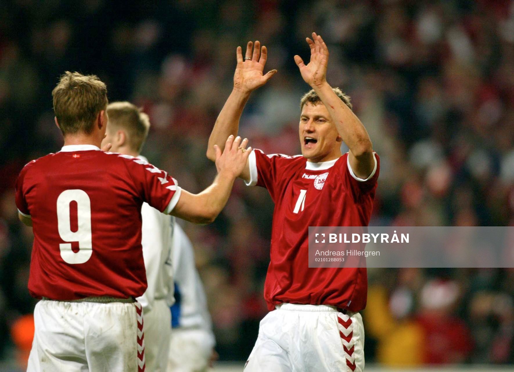 Jon Dahl Tomasson ooch Ebbe Sand, Danmark jubel