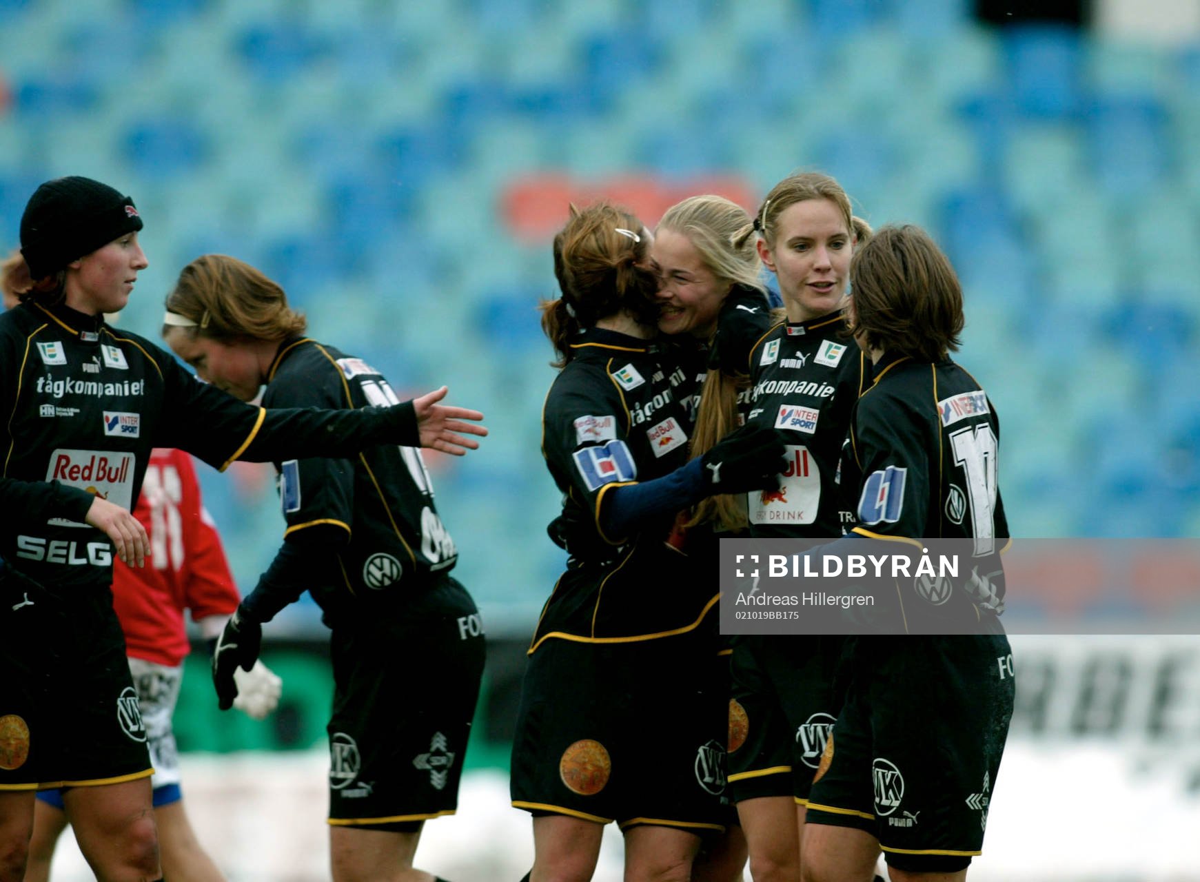 Umeå IK, jubel, Malin Moström kramar om målskytten Emma