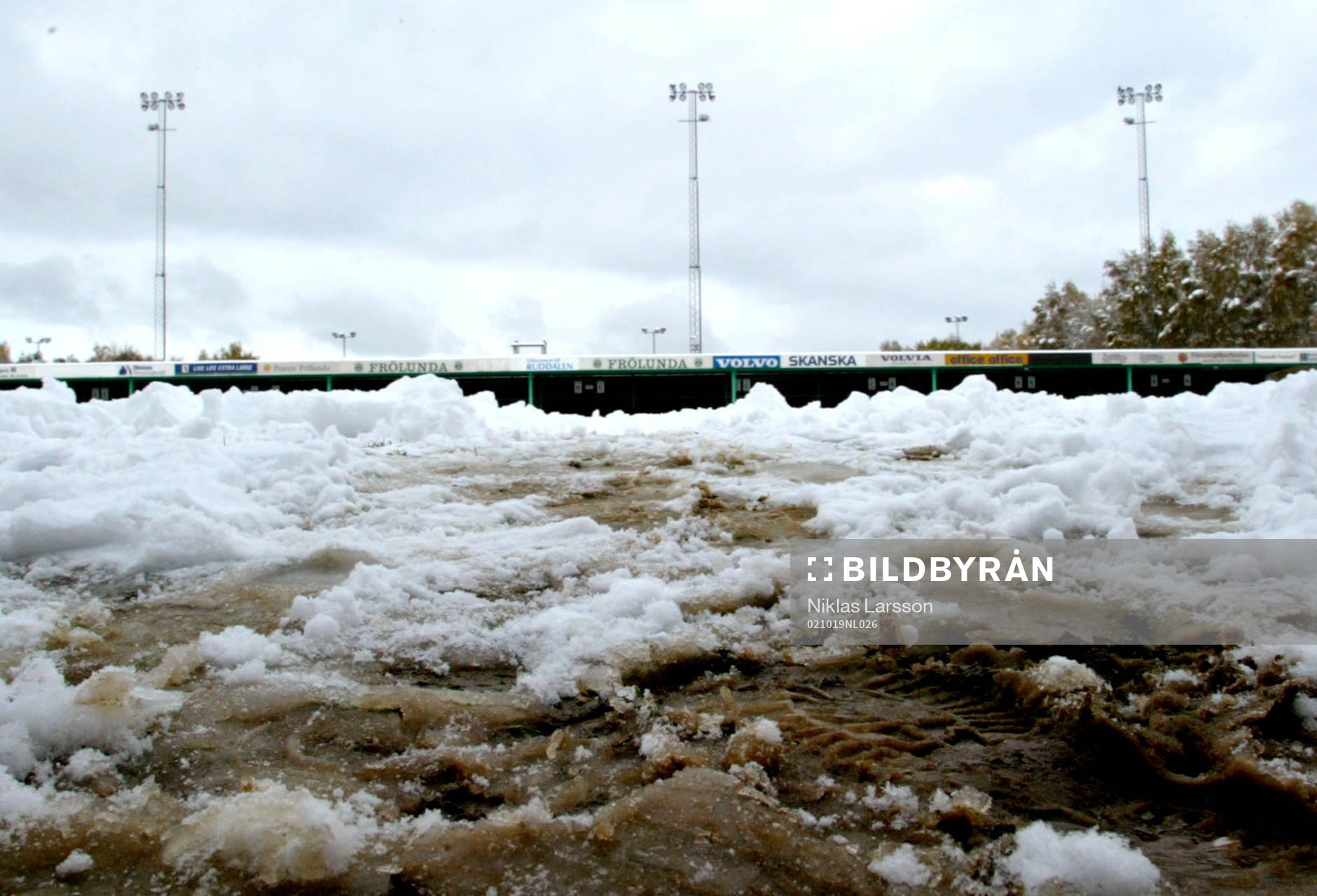 Ruddalen var snötäckt, matchen inställd. Snö, stadion