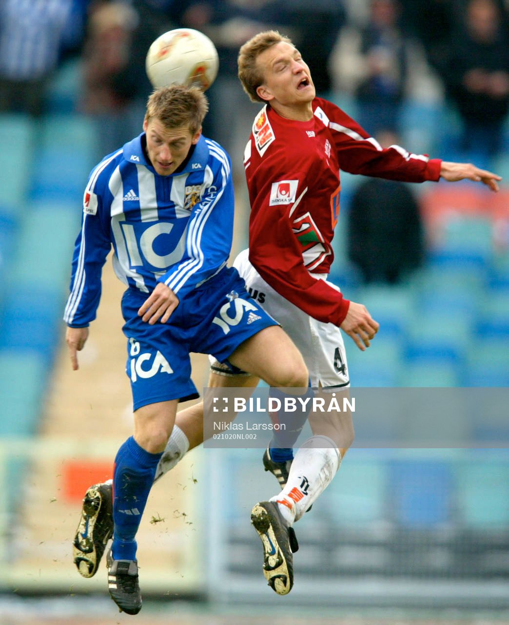Fredrik Risp i en duell med Magnus Torvaldsson