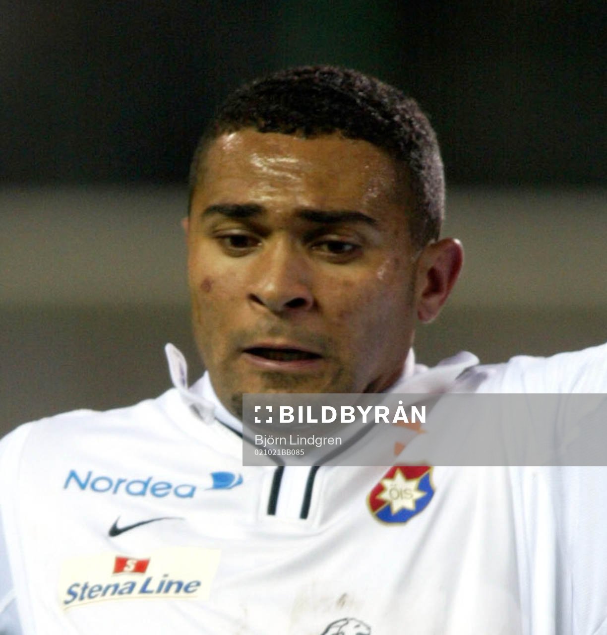 Afonso Alves tar ner bollen