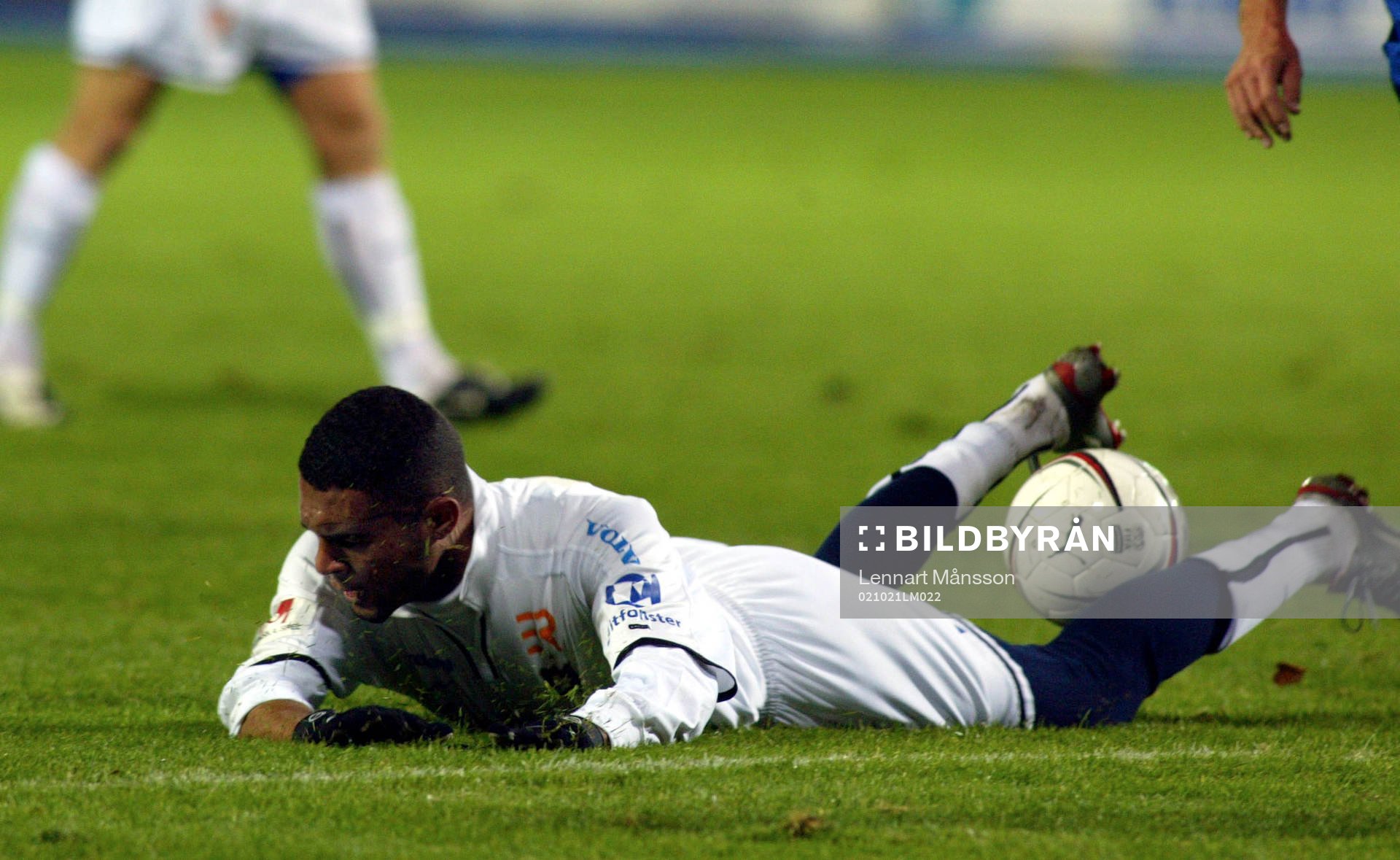 Öis på fall, Alfonso Alves biter i gräset