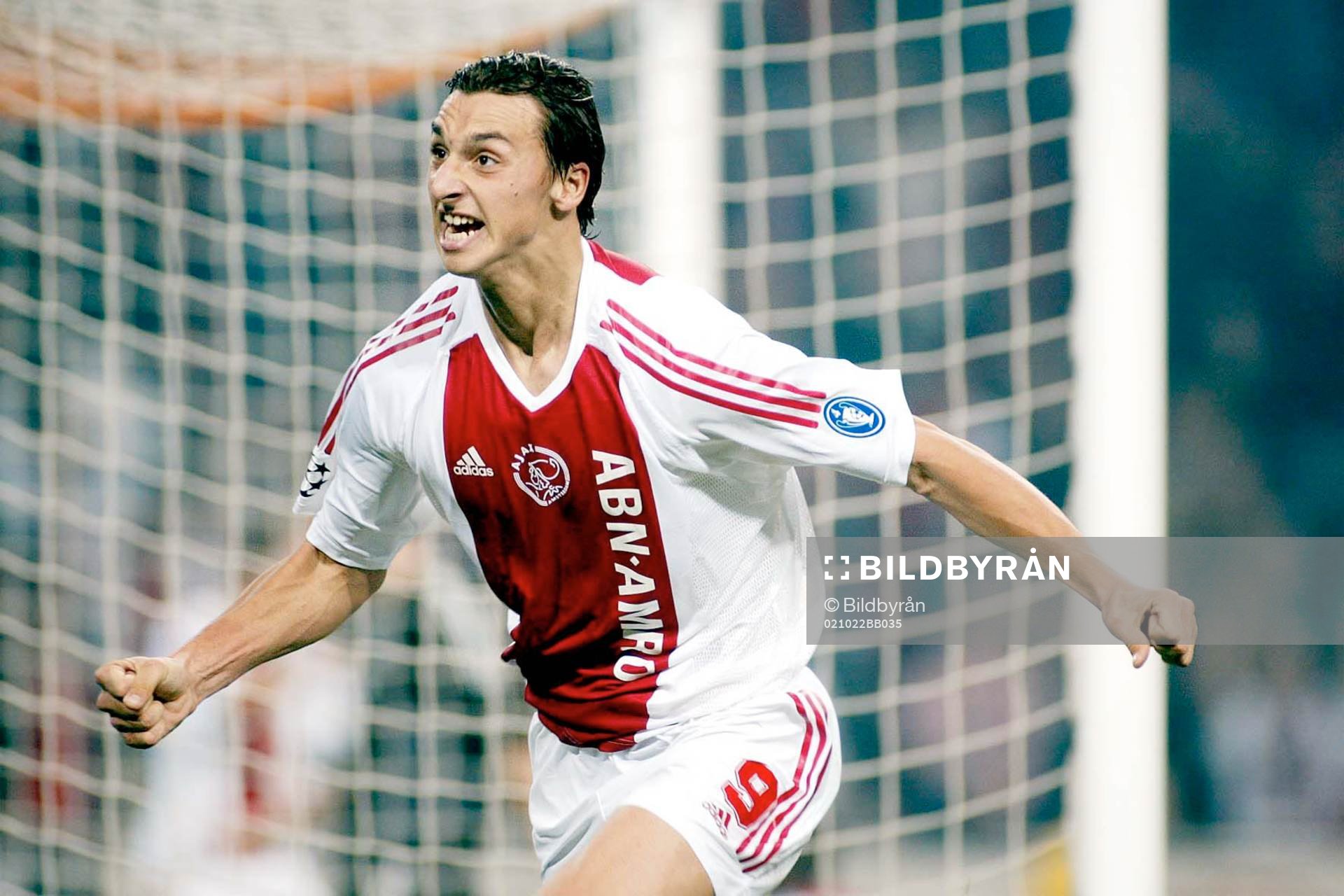 Zlatan Ibrahimovic slår till igen och jublar